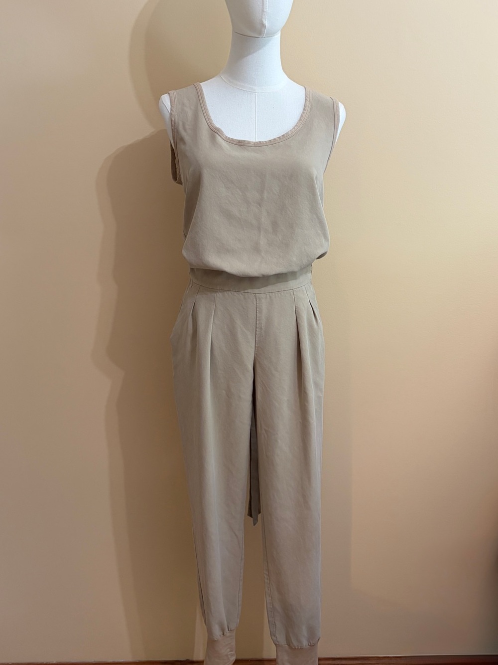 DKNY Sleeveless Scoop Neck Jumpsuit Beige Tan‎ Pleated Belted
